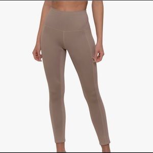 Morgan Stewart Sport Leggings in Honey